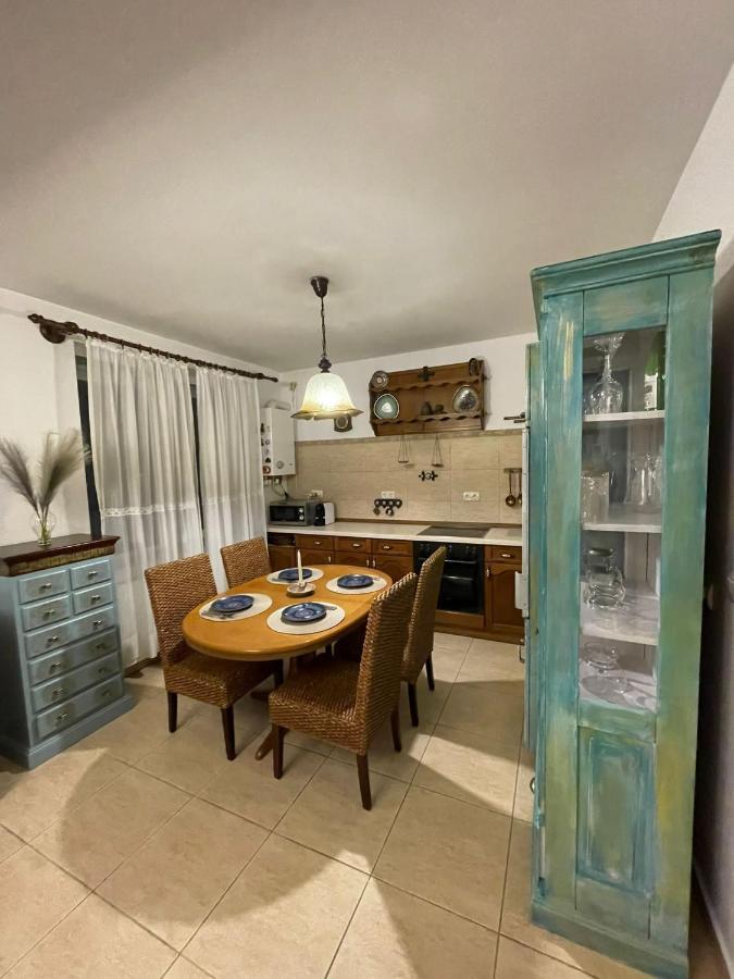 דירות אלבה לוליה Apartament Yannis מראה חיצוני תמונה