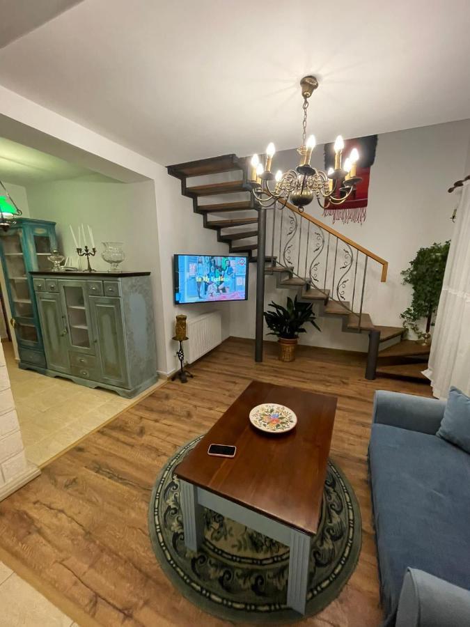 דירות אלבה לוליה Apartament Yannis מראה חיצוני תמונה