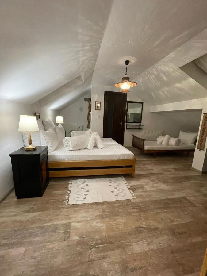 דירות אלבה לוליה Apartament Yannis מראה חיצוני תמונה