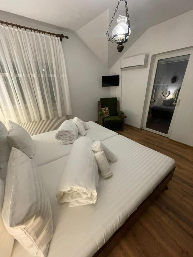 דירות אלבה לוליה Apartament Yannis מראה חיצוני תמונה