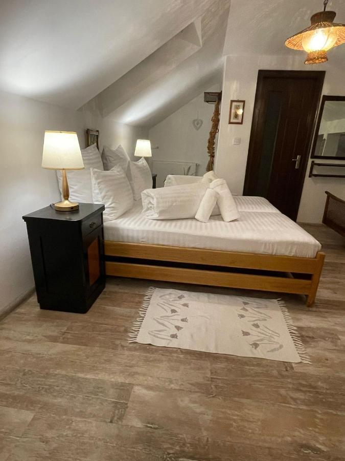 דירות אלבה לוליה Apartament Yannis מראה חיצוני תמונה