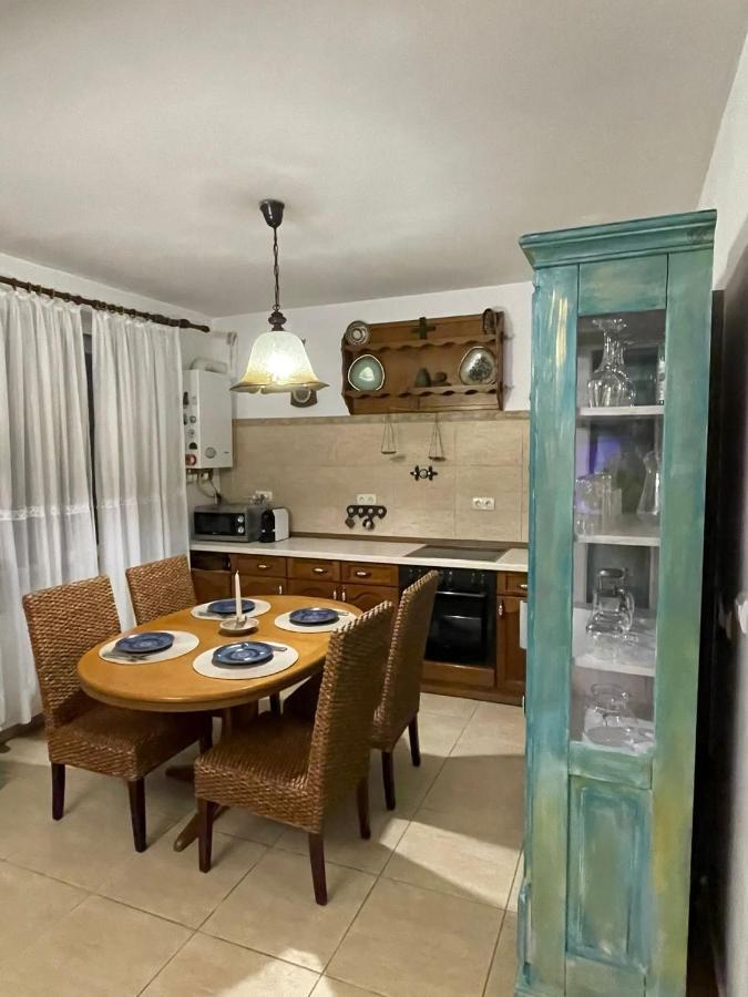 דירות אלבה לוליה Apartament Yannis מראה חיצוני תמונה