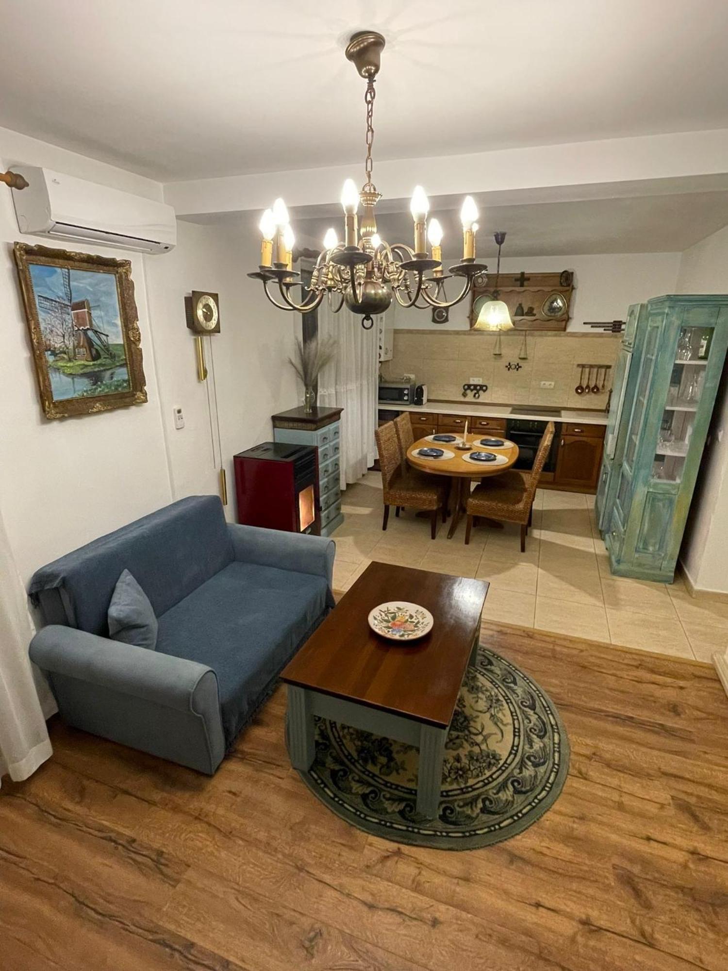 דירות אלבה לוליה Apartament Yannis מראה חיצוני תמונה